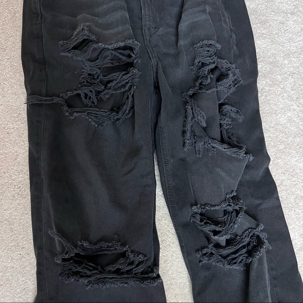 American Eagle Ripped Mom Jean